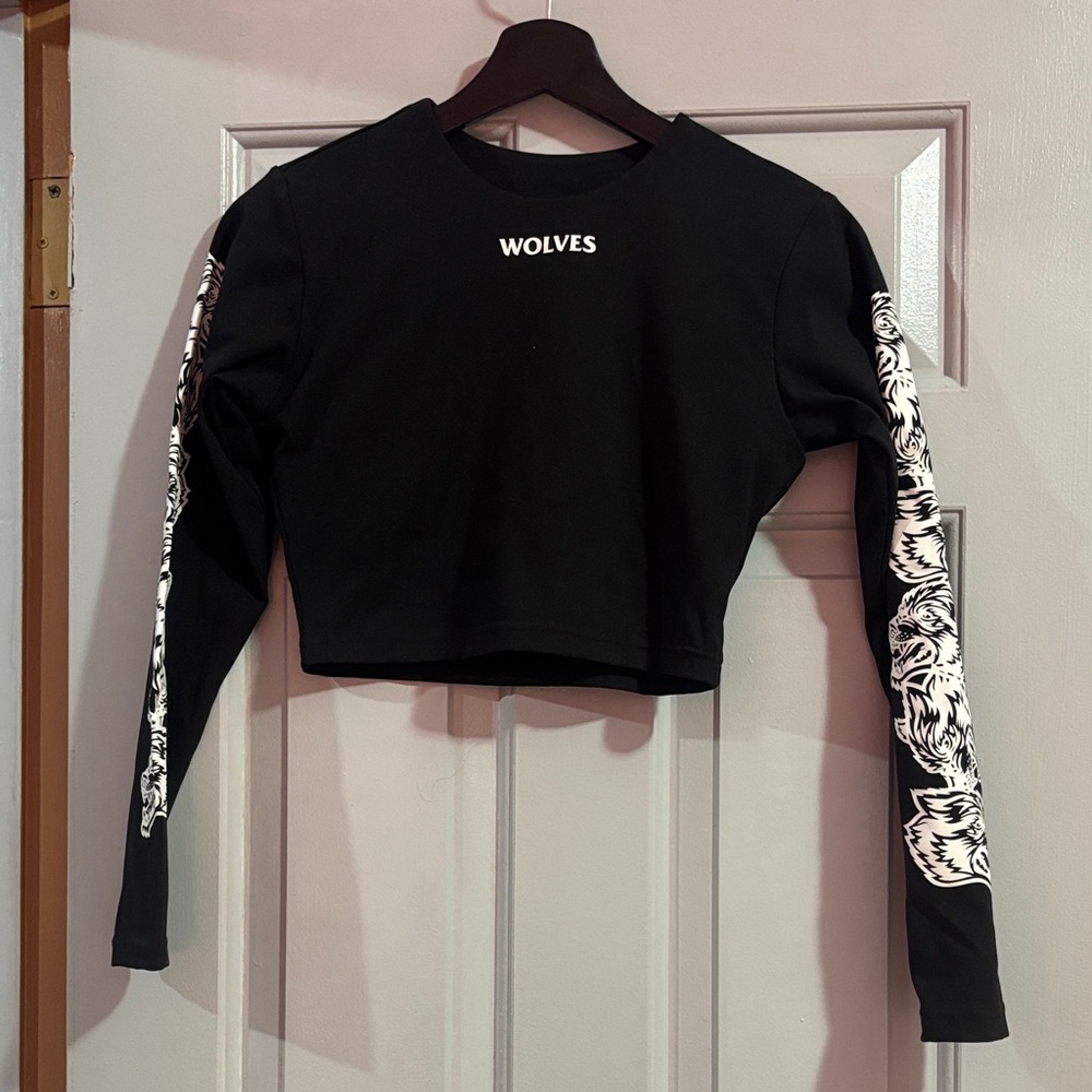 Darc Sport Dry Fit with built-in Bra Black Cropped Long-Sleeve Graphic Tee
